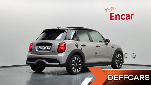 Mini COOPER 5Door Classic Third Generation купить на сайте DeffCars