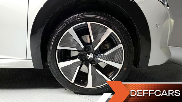 Peugeot 208 GT Line купить на сайте DeffCars