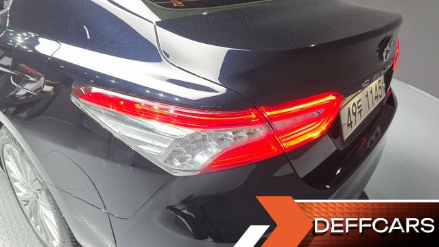 Toyota CAMRY 2.5 XLE Hybrid купить на сайте DeffCars