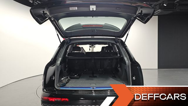Audi Q7 55 TFSI Quattro Premium купить на сайте DeffCars
