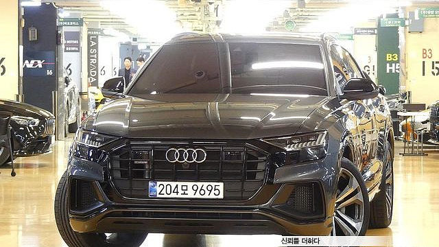 Audi Q8 55 TFSI Quattro Premium купить на сайте DeffCars