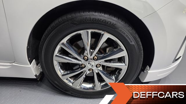 Kia CARNIVAL 9-Seater Hi-Limousine Noblesse Special купить на сайте DeffCars