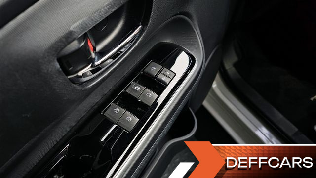 Toyota PRIUS 1.5 купить на сайте DeffCars