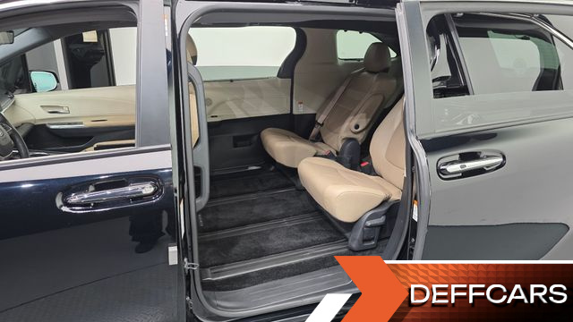 Toyota SIENNA 2.5 Hybrid AWD купить на сайте DeffCars
