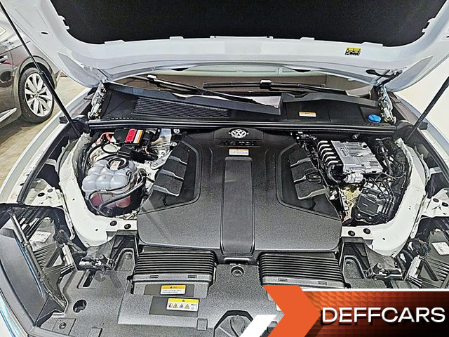 Volkswagen TOUAREG 3.0 TDI Prestige купить на сайте DeffCars