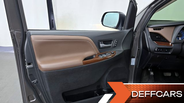 Toyota SIENNA 3.5 AWD купить на сайте DeffCars