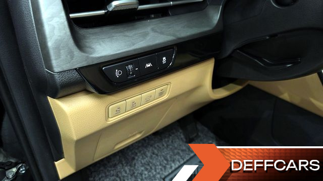 Kia CARNIVAL Gasoline 9-Seater Signature купить на сайте DeffCars