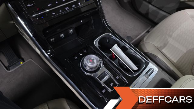 Kia CARNIVAL 7-Seater Signature купить на сайте DeffCars