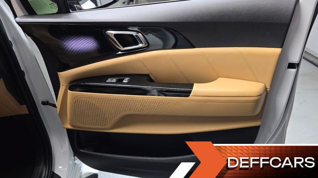 Kia CARNIVAL 7-Seater Signature купить на сайте DeffCars