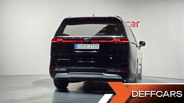 Kia CARNIVAL Gasoline 9-Seater Signature купить на сайте DeffCars