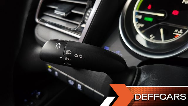Toyota CAMRY 2.5 LE Hybrid купить на сайте DeffCars