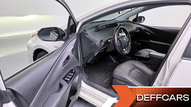 Toyota PRIUS 1.8 купить на сайте DeffCars