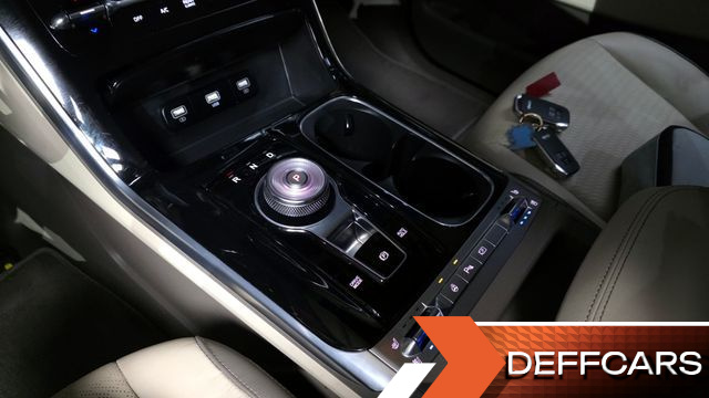 Kia CARNIVAL Gasoline 9-Seater Signature купить на сайте DeffCars