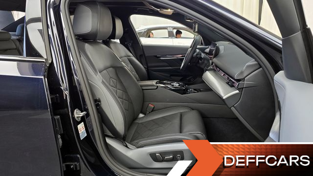 BMW 5-SERIES 530i xDrive M Sport купить на сайте DeffCars