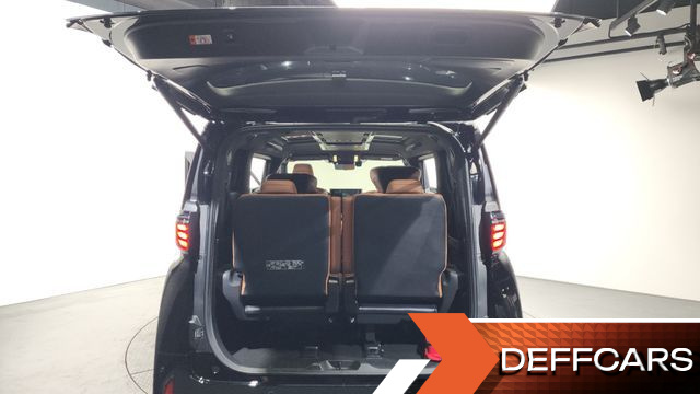 Toyota ALPHARD 2.5 HEV Executive AWD купить на сайте DeffCars