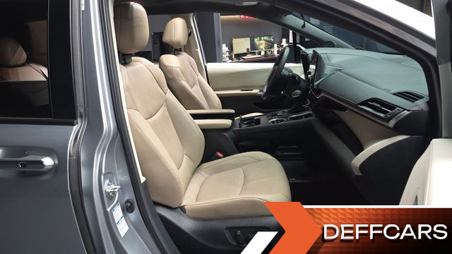 Toyota SIENNA 2.5 Hybrid AWD купить на сайте DeffCars