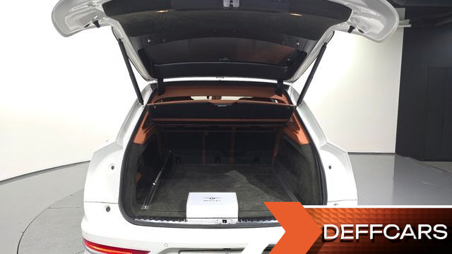 Bentley BENTAYGA 4.0 V8 купить на сайте DeffCars