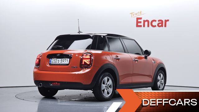 Mini COOPER 5Door Standard 3rd купить на сайте DeffCars