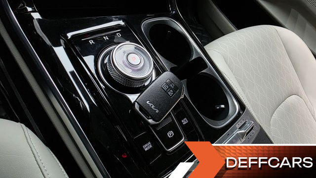 Kia CARNIVAL 9-Seater Noblesse купить на сайте DeffCars