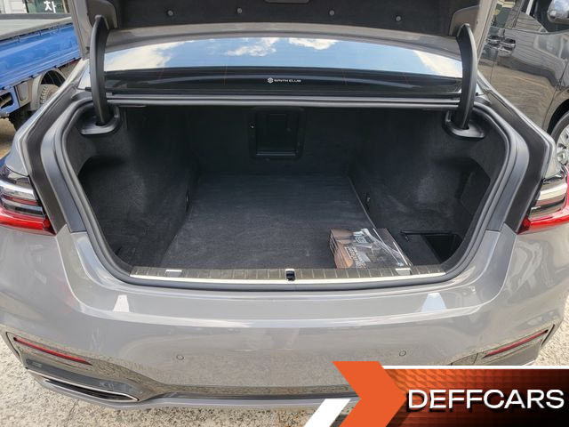 BMW 7-SERIES 740i M Sport купить на сайте DeffCars
