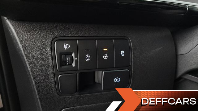 Hyundai STARIA Lounge 9-Seater Prestige купить на сайте DeffCars