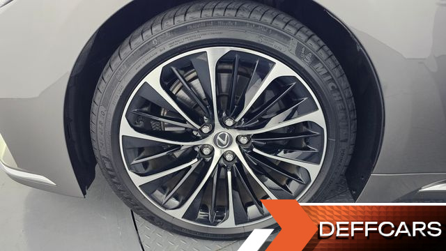 Lexus LS 3.5 Luxury AWD купить на сайте DeffCars
