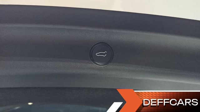 Tesla MODEL Y Long Range AWD купить на сайте DeffCars