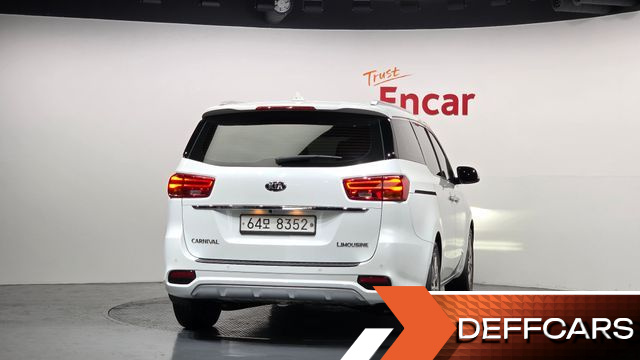 Kia CARNIVAL 7-Seater Limousine VIP купить на сайте DeffCars
