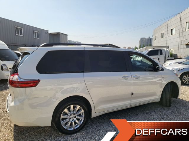 Toyota SIENNA 3.5 AWD купить на сайте DeffCars