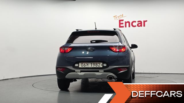 Kia STONIC 1.4 Deluxe купить на сайте DeffCars