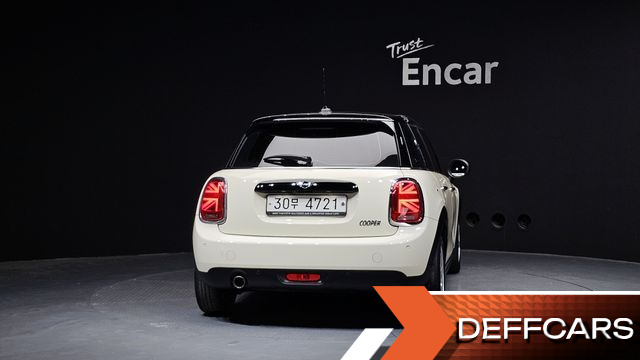 Mini COOPER 5Door Standard 3rd купить на сайте DeffCars