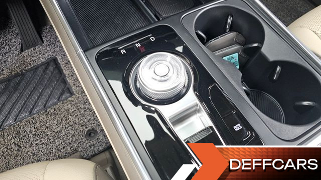 Kia CARNIVAL Gasoline 7-Seater Noblesse купить на сайте DeffCars