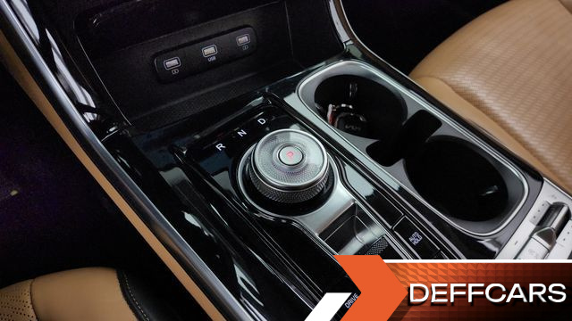 Kia CARNIVAL 9-Seater Signature купить на сайте DeffCars