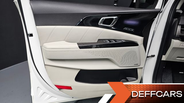 Kia CARNIVAL Gasoline 7-Seater Signature купить на сайте DeffCars