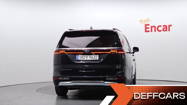 Kia CARNIVAL Gasoline 9-Seater Signature купить на сайте DeffCars