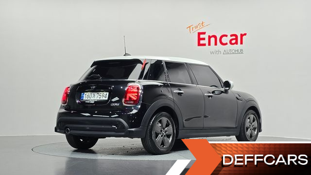 Mini COOPER 5Door Classic Third Generation купить на сайте DeffCars