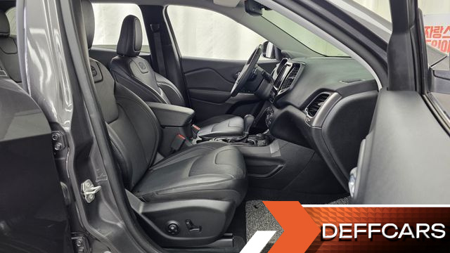 Jeep CHEROKEE 3.2 Overland AWD купить на сайте DeffCars