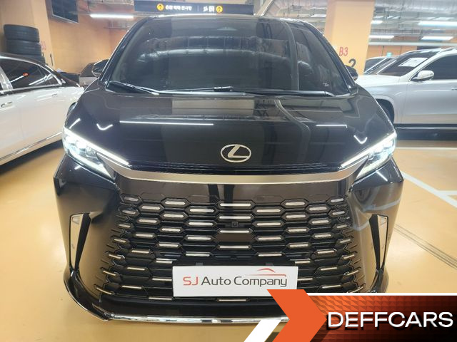 Lexus LM 500h Executive купить на сайте DeffCars