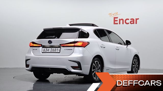 Lexus CT200H 1.8 Supreme ZWA10 купить на сайте DeffCars