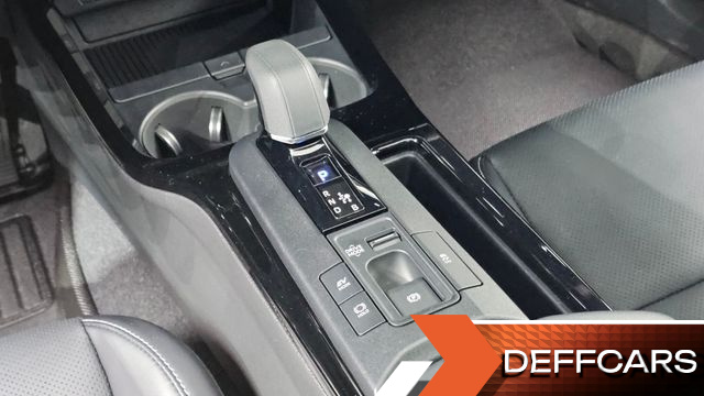 Toyota PRIUS 2.0 XLE купить на сайте DeffCars