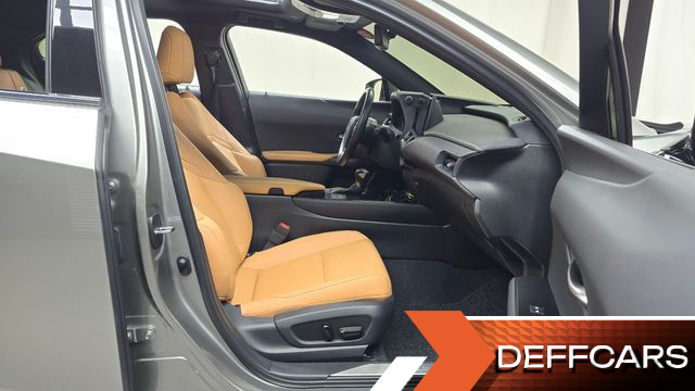 Lexus UX 2.0 AWD купить на сайте DeffCars