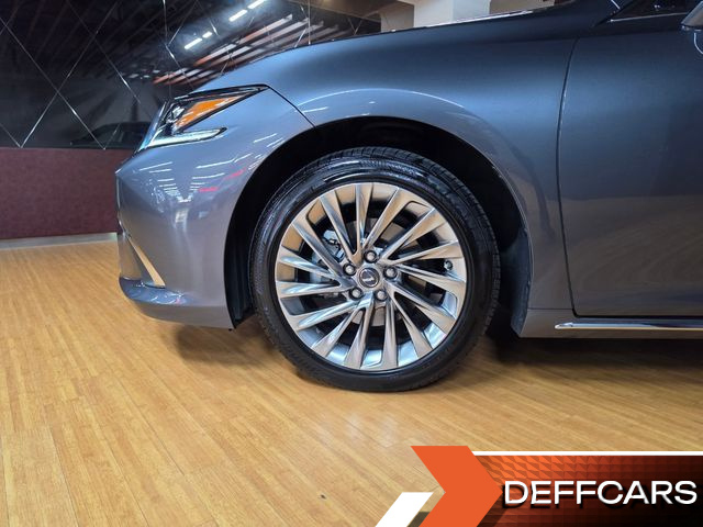 Lexus ES Executive купить на сайте DeffCars