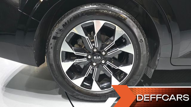 Kia CARNIVAL Gasoline 9-Seater Signature купить на сайте DeffCars