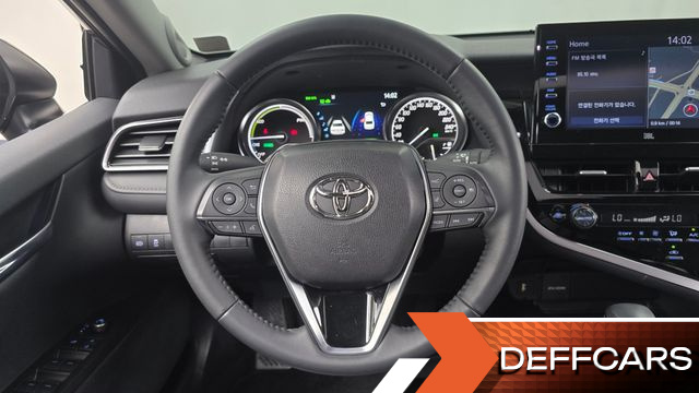 Toyota CAMRY 2.5 XLE Hybrid купить на сайте DeffCars