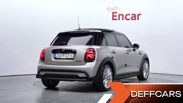 Mini COOPER 5-Door Classic Plus 3rd купить на сайте DeffCars
