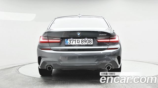 BMW 3-SERIES 320i M Sport купить на сайте DeffCars