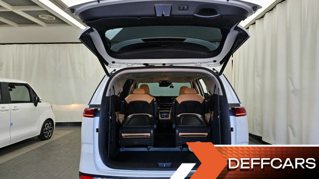 Kia CARNIVAL Gasoline 9-Seater Signature купить на сайте DeffCars