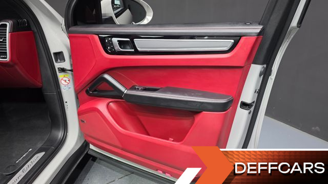 Porsche CAYENNE 3.0 E-HYBRID PLATINUM EDITION купить на сайте DeffCars