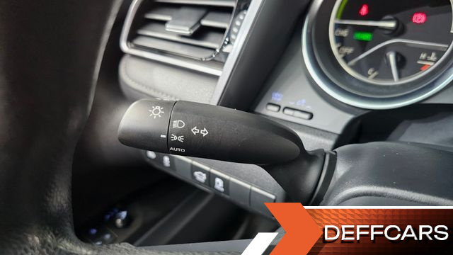 Toyota CAMRY 2.5 LE Hybrid купить на сайте DeffCars
