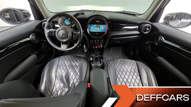 Mini COOPER 5-Door Classic Plus 3rd купить на сайте DeffCars